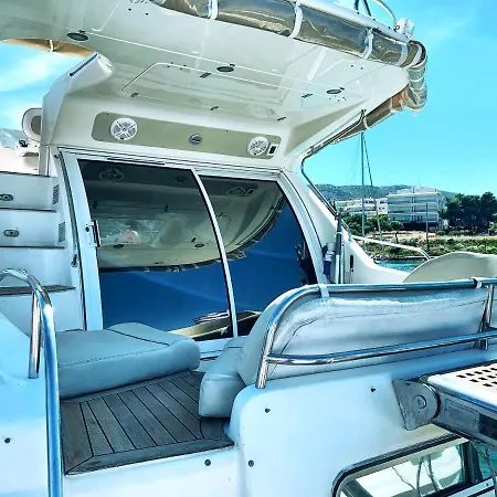 Hotel en barco Seadream Tourlos