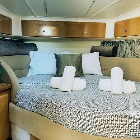 Seadream Botel Tourlos